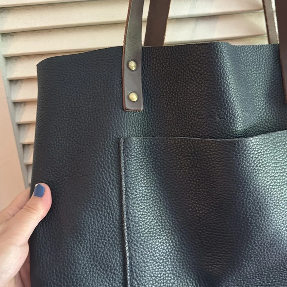 Calma Pebbled Leather Unlined Elegant NavyTote w/Brown Leather Straps - Picture 4 of 7